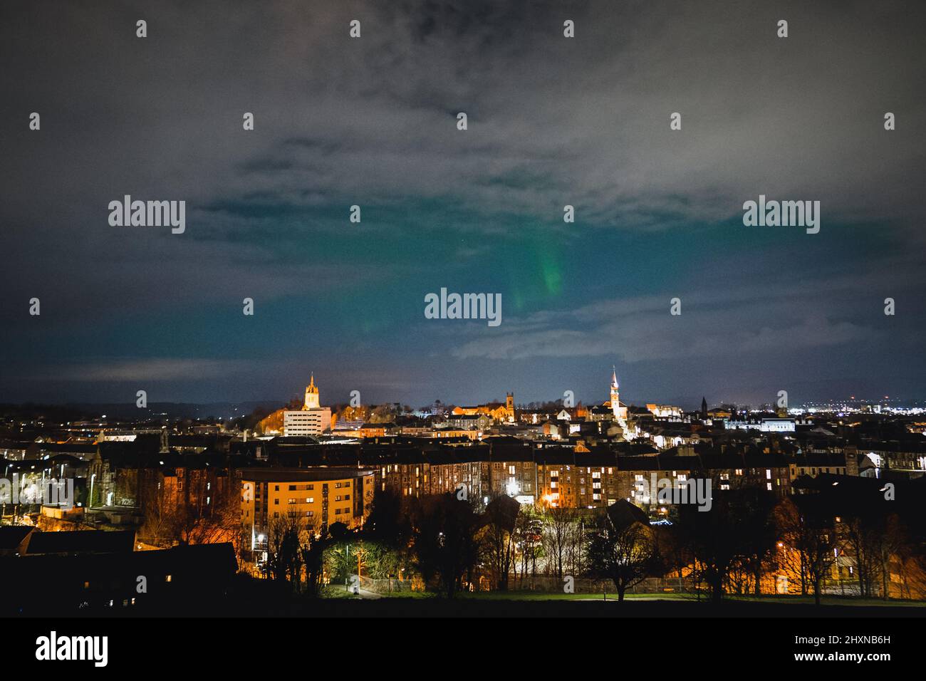 UK WEATHER: Paisley , Scotland 13th March 2022,  a geomagnetic storm Northern tonight produced a visible aurora as far south as at least paisley, the aurora pillars where strong enough to be seen even with the light polution from scotlands largest town Stock Photo