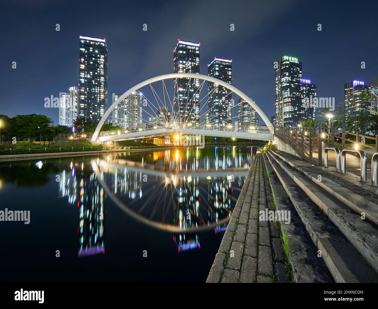 Night View of Pedestrian Bridge in Songdo Central Park, Incheon, South ...