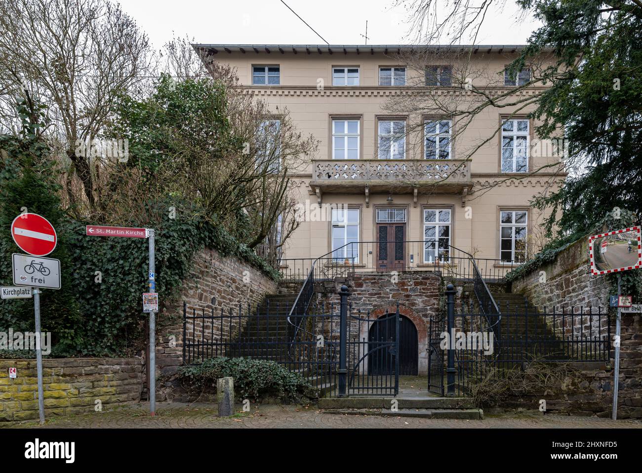 Linz am Rhein, Germany - 2022-03-12: Haus Mengelberg (Kirchplatz 11), a protected monument. The listerd building is a villa, built in the 1860s. Stock Photo