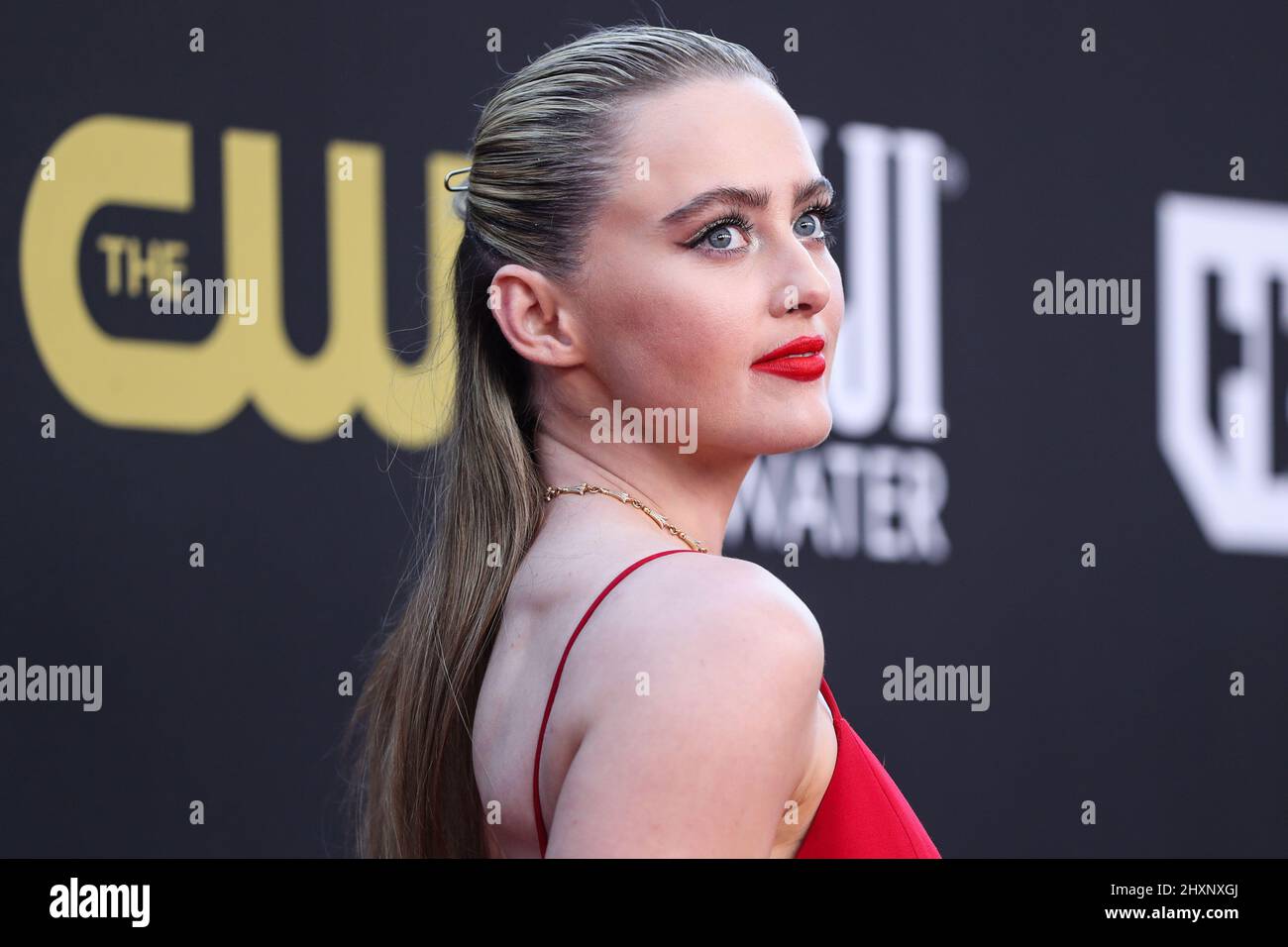 CENTURY CITY, LOS ANGELES, CALIFORNIA, USA - MARCH 13: Kathryn Newton wearing Valentino arrives at the 27th Annual Critics' Choice Awards held at the Fairmont Century Plaza Hotel on March 13, 2022 in Century City, Los Angeles, California, United States. (Photo by Xavier Collin/Image Press Agency) Stock Photo