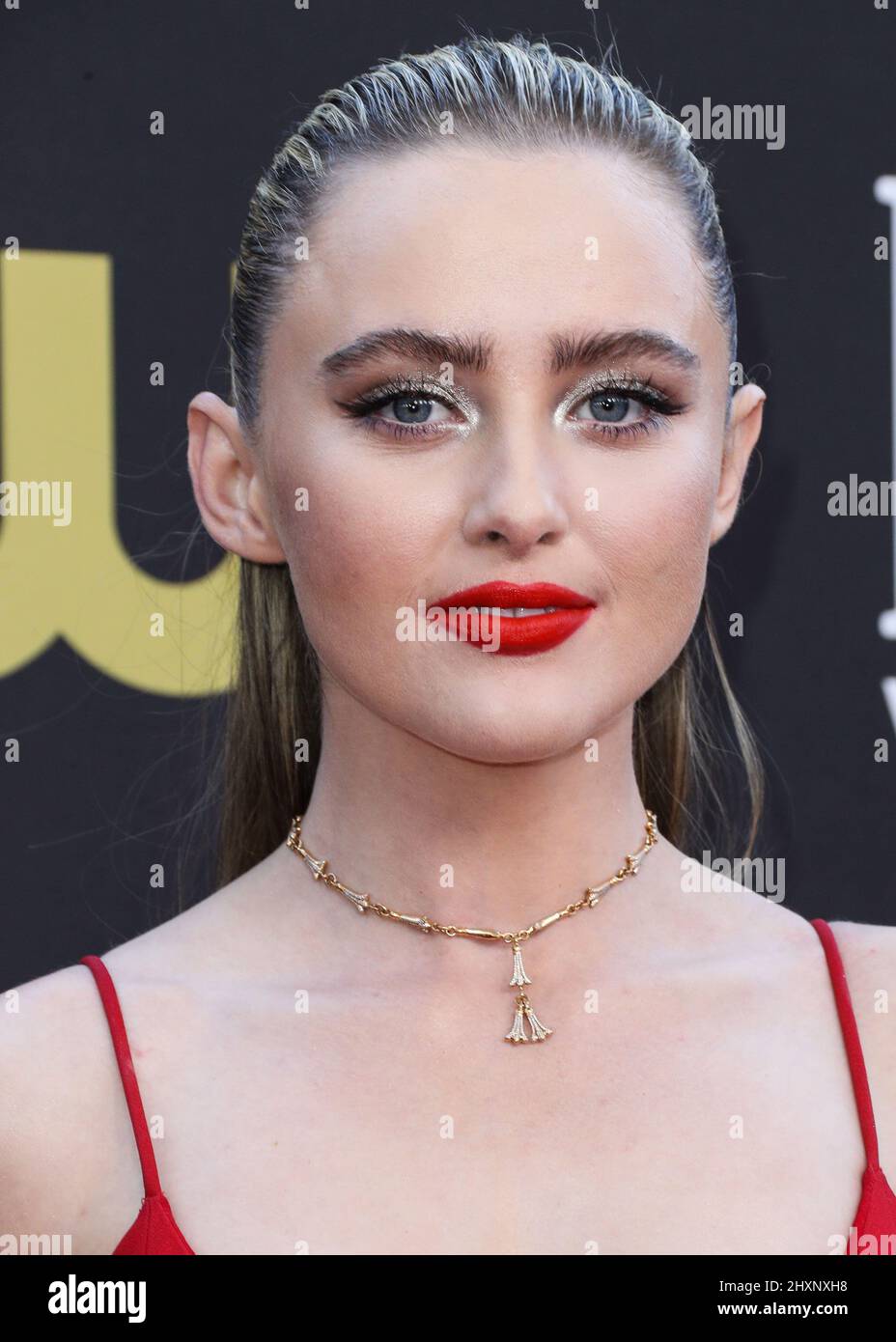 CENTURY CITY, LOS ANGELES, CALIFORNIA, USA - MARCH 13: Kathryn Newton wearing Valentino arrives at the 27th Annual Critics' Choice Awards held at the Fairmont Century Plaza Hotel on March 13, 2022 in Century City, Los Angeles, California, United States. (Photo by Xavier Collin/Image Press Agency) Stock Photo