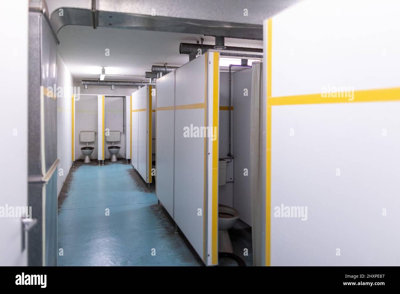 Nuremberg, Germany. 13th Mar, 2022. The sanitary facilities in the NBC bunker under the main station. The nuclear bunker was built in the seventies during the 'Cold War' and was intended to provide citizens with protection against nuclear weapons or even chemical and biological weapons of mass destruction. Credit: Daniel Karmann/dpa/Alamy Live News Stock Photo