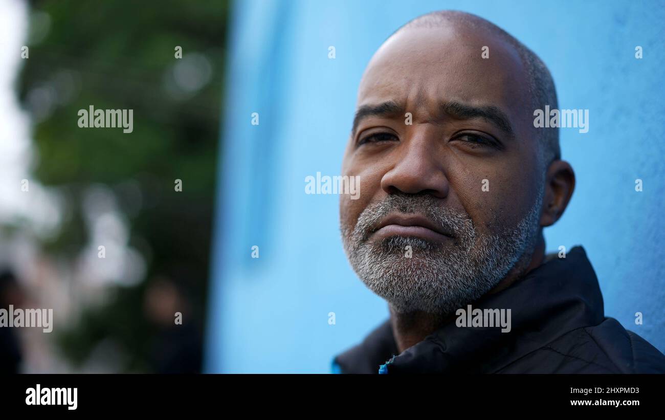 Portrait serious senior black man hi-res stock photography and images ...