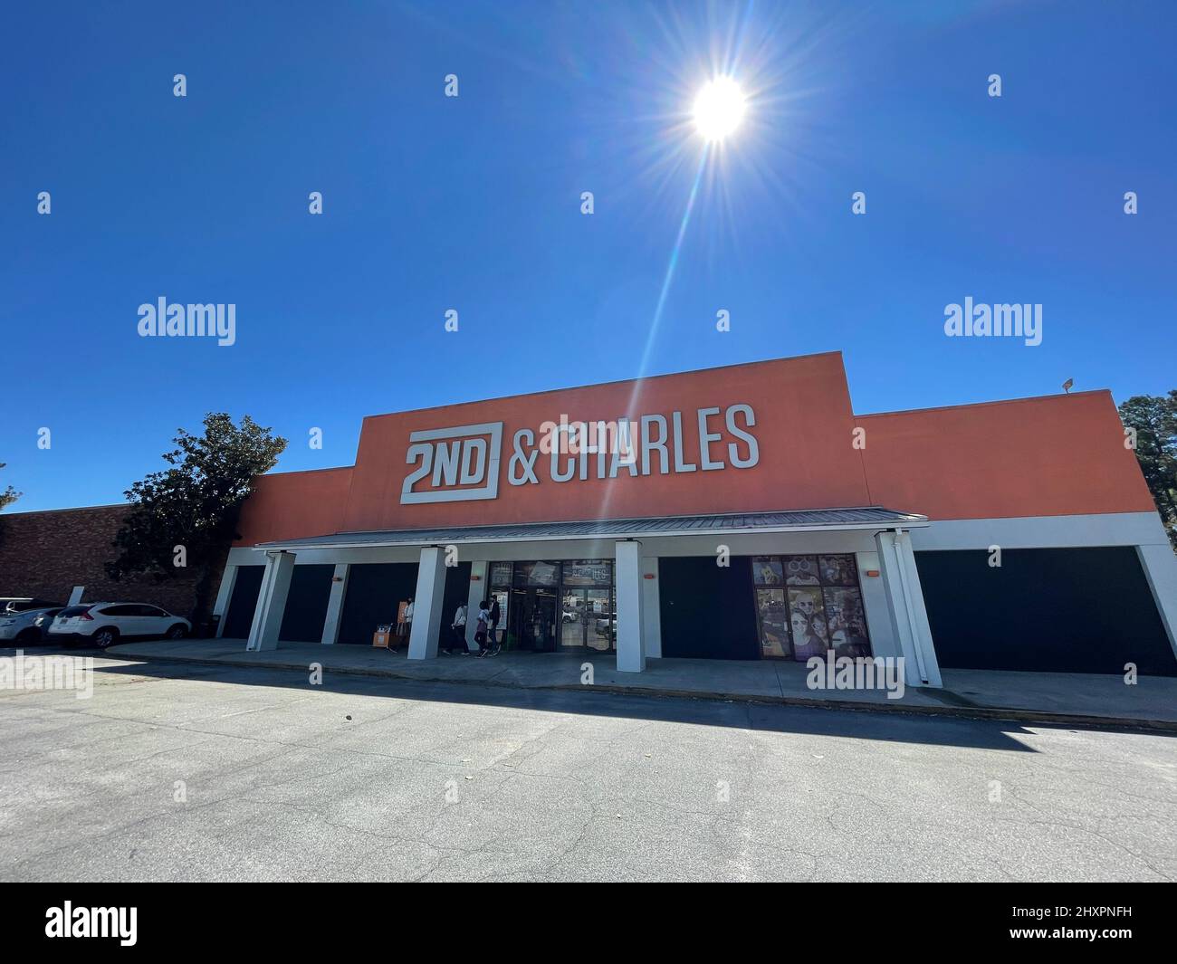 Augusta, Ga USA - 03 13 22: 2nd and Charles vintage retail super store Stock Photo