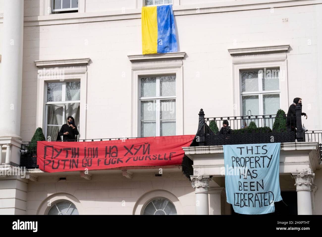 London, UK, 19th March 2022. Demonstrators gathered outside a mansion in  Holland Park owned by Russian oligarch Vladimir Yevtushenkov (aka  Evtushenkov), owner of Kronshtadt, part of Sistema Group, which the  protesters say