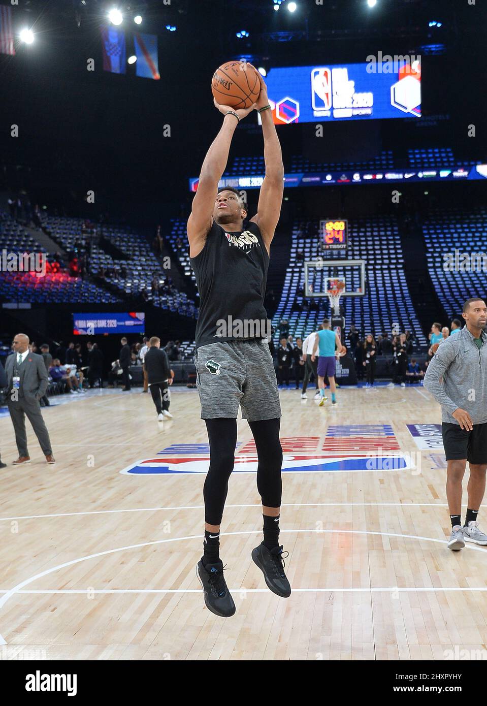 Giannis antetokounmpo bucks hi-res stock photography and images - Page 4