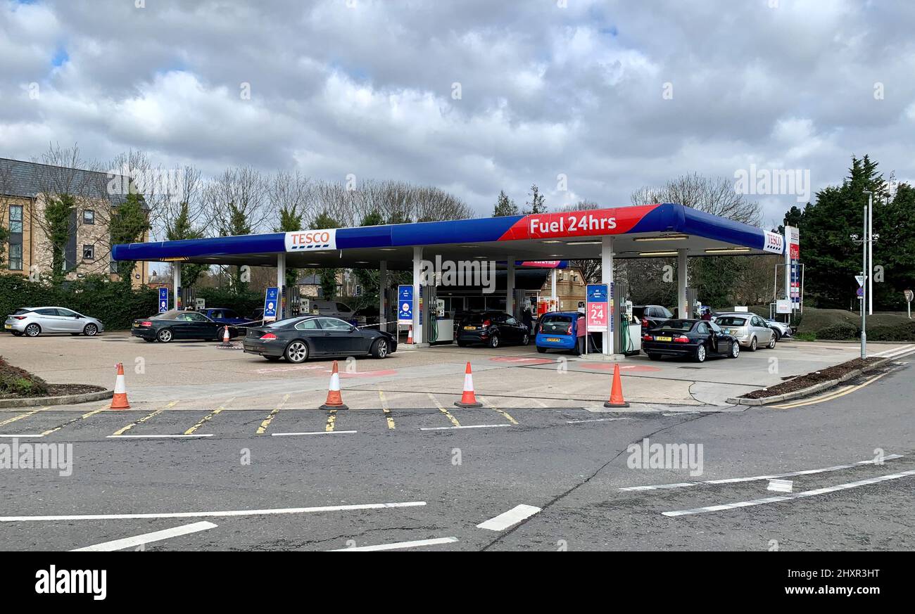 Fuel supply tesco hires stock photography and images Alamy