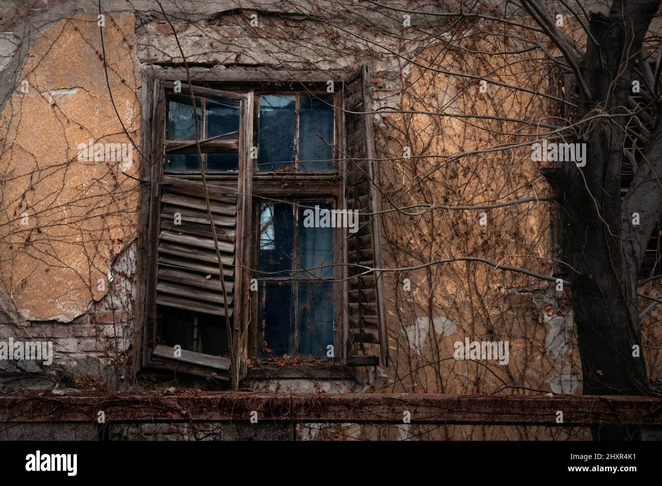 Creepy Old Broken Window Stock Photo Alamy Creepy Old Broken Window 2HXR4K1