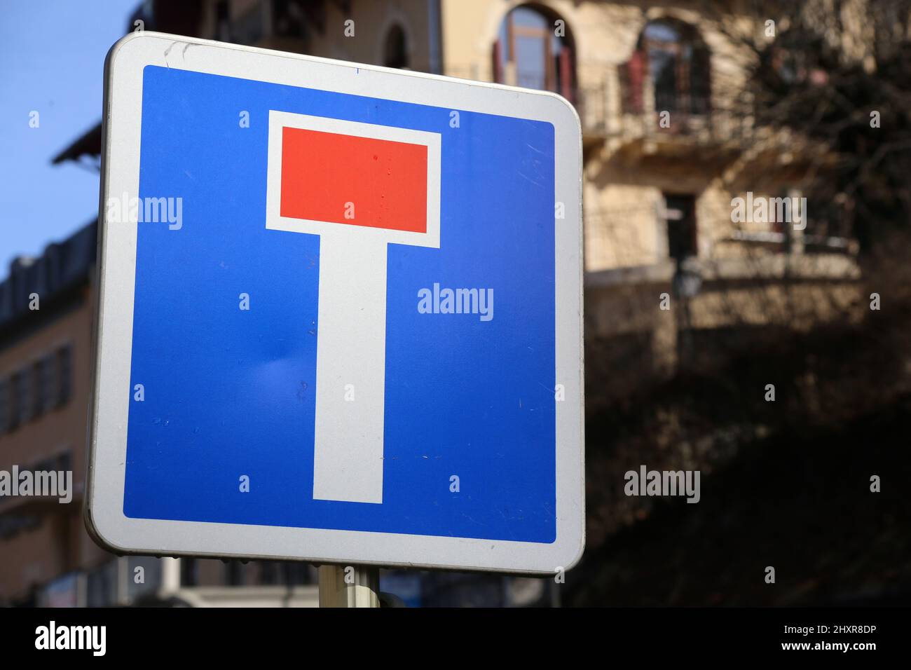 Voie sans issue. Signalisation routière. Saint-Gervais-les-Bains. Haute-Savoie. Auvergne-Rhône-Alpes. France. Stock Photo
