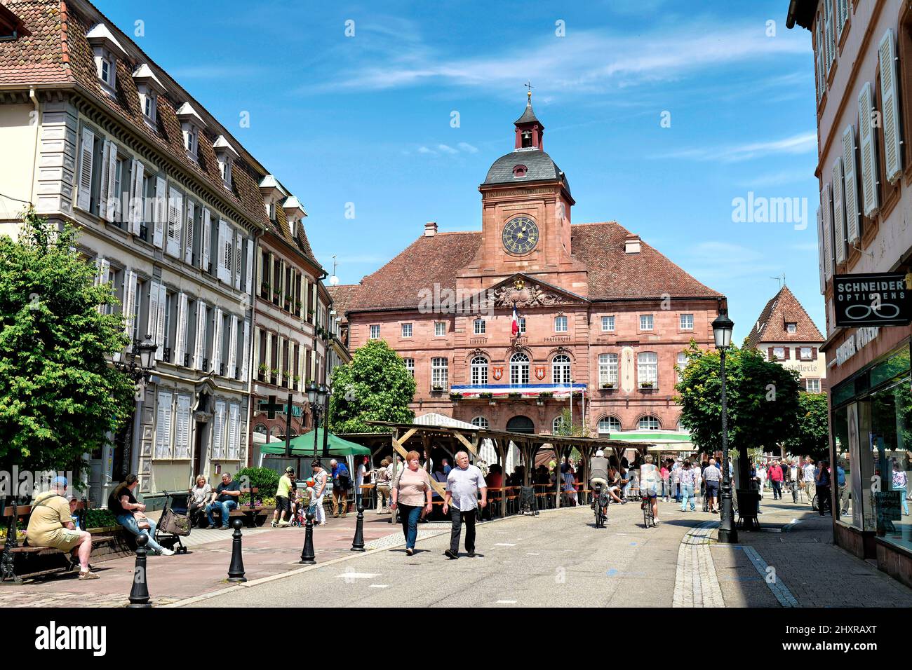 France, Wissembourg, Bas Rhin, the town hall in the city center. Stock Photo