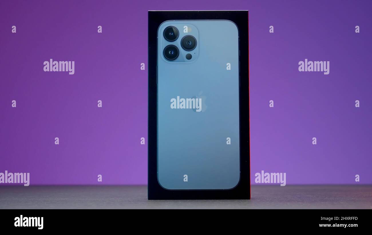 Apple iphone 13 box hires stock photography and images Alamy