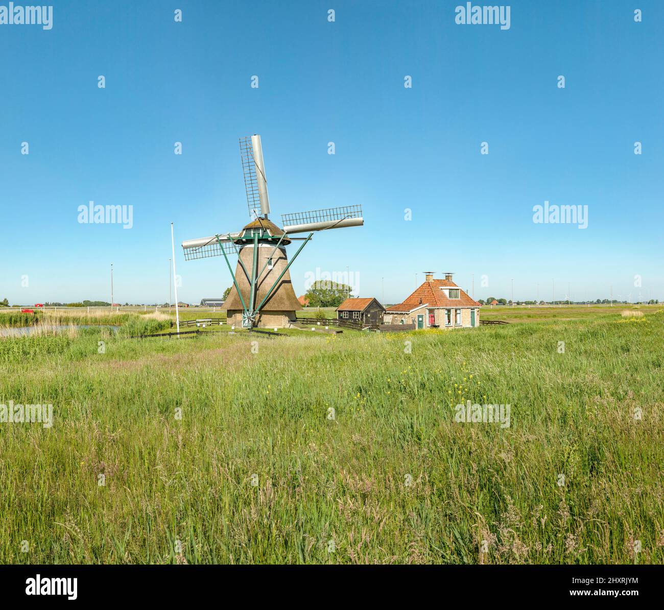 Windmill keeper Jan de Vries at work