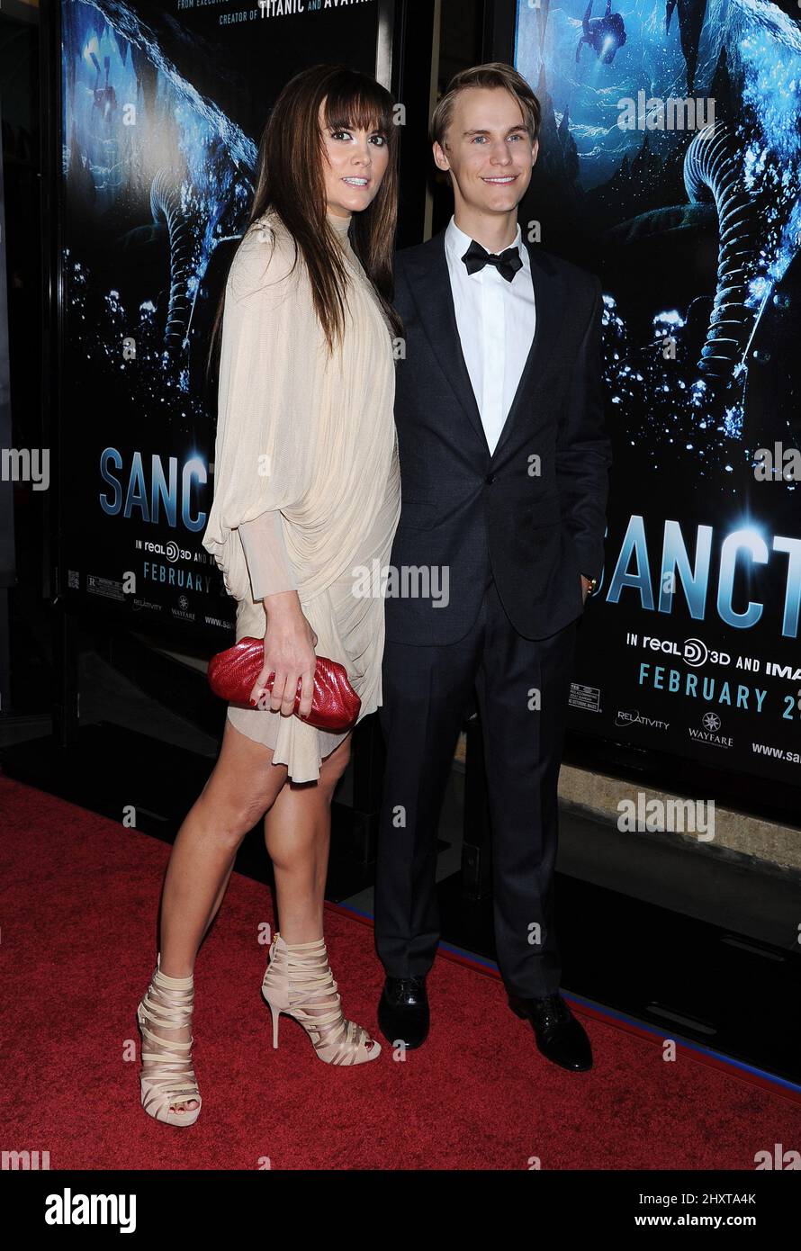 Alice Parkinson and Rhys Wakefield at the 'Sanctum' World Premiere held at Mann's Chinese Theatre, Hollywood. Stock Photo