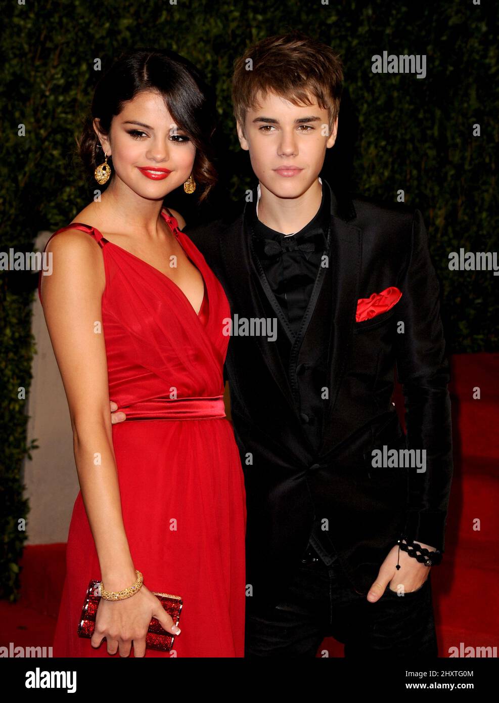 Selena Gomez and Justin Bieber attending the 2011 Vanity Fair Oscar