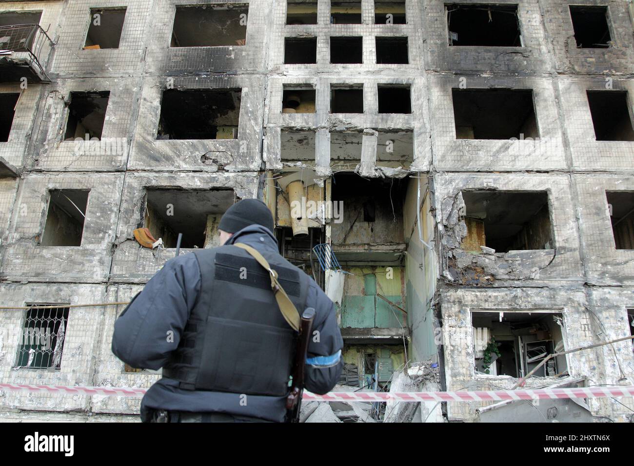 Non Exclusive: KYIV, UKRAINE - MARCH 14, 2022 - A destroyed apartment ...