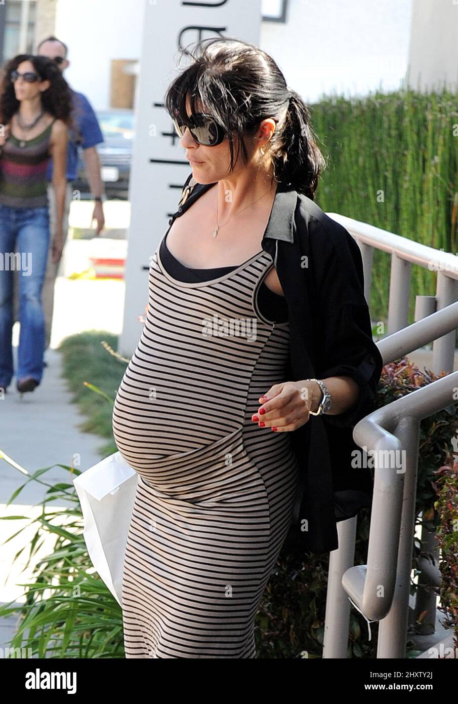 Selma Blair seen looking very pregnant, picks up some food in Los