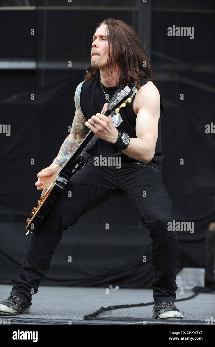 Singer / Guitarist Myles Kennedy of Alter Bridge performs at Rock on
