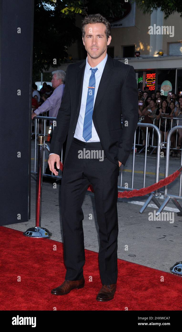 https://c8.alamy.com/comp/2HXWCA7/ryan-reynolds-during-the-change-up-world-premiere-held-at-the-village-theatre-california-2HXWCA7.jpg