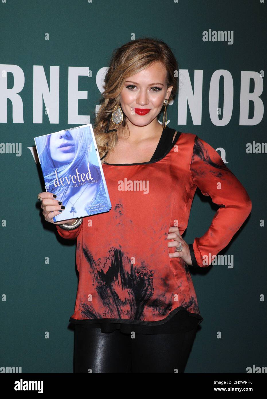 Hilary Duff 'devoted' book signing at Barnes & Noble at The Grove, California Stock Photo