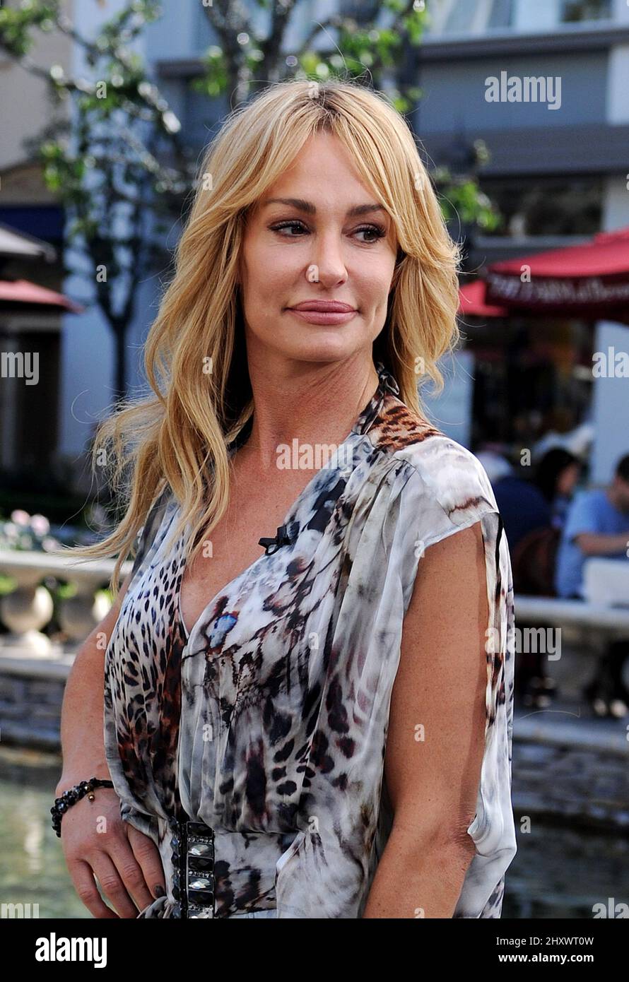 Taylor Armstrong does an interview at The Grove in Los Angeles, USA ...