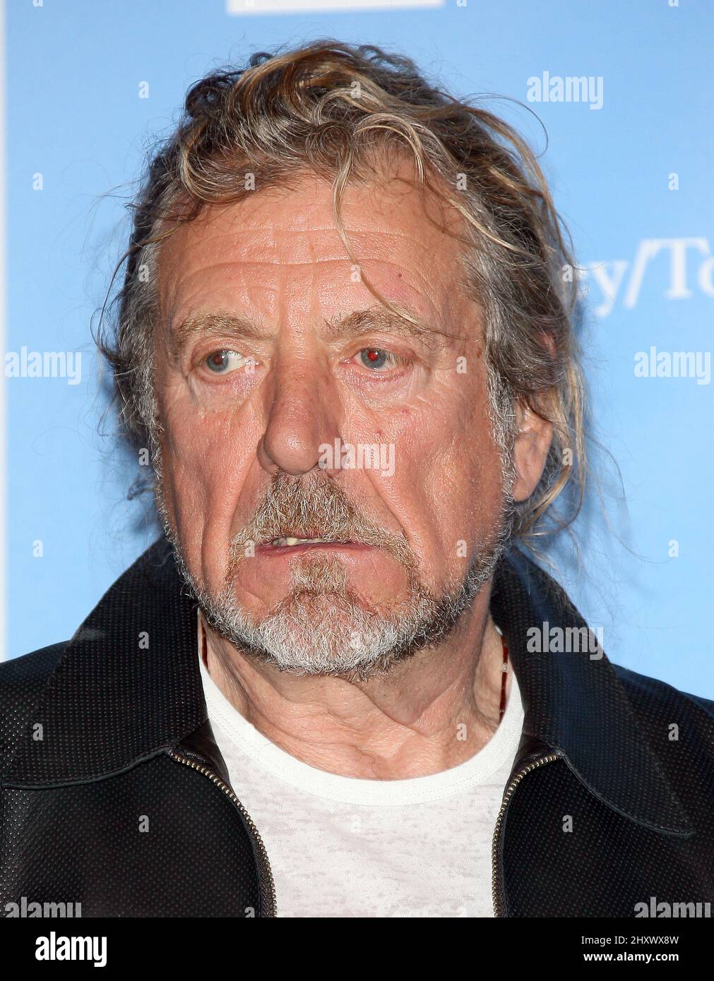 Robert Plant at a news conference at the Ronald Reagan UCLA Medical Center in Los Angeles. Daltrey and Plant pledged to raise money to renovate part of the hospital pediatric floor into a separate space for patients ages 15 to 24 Stock Photo