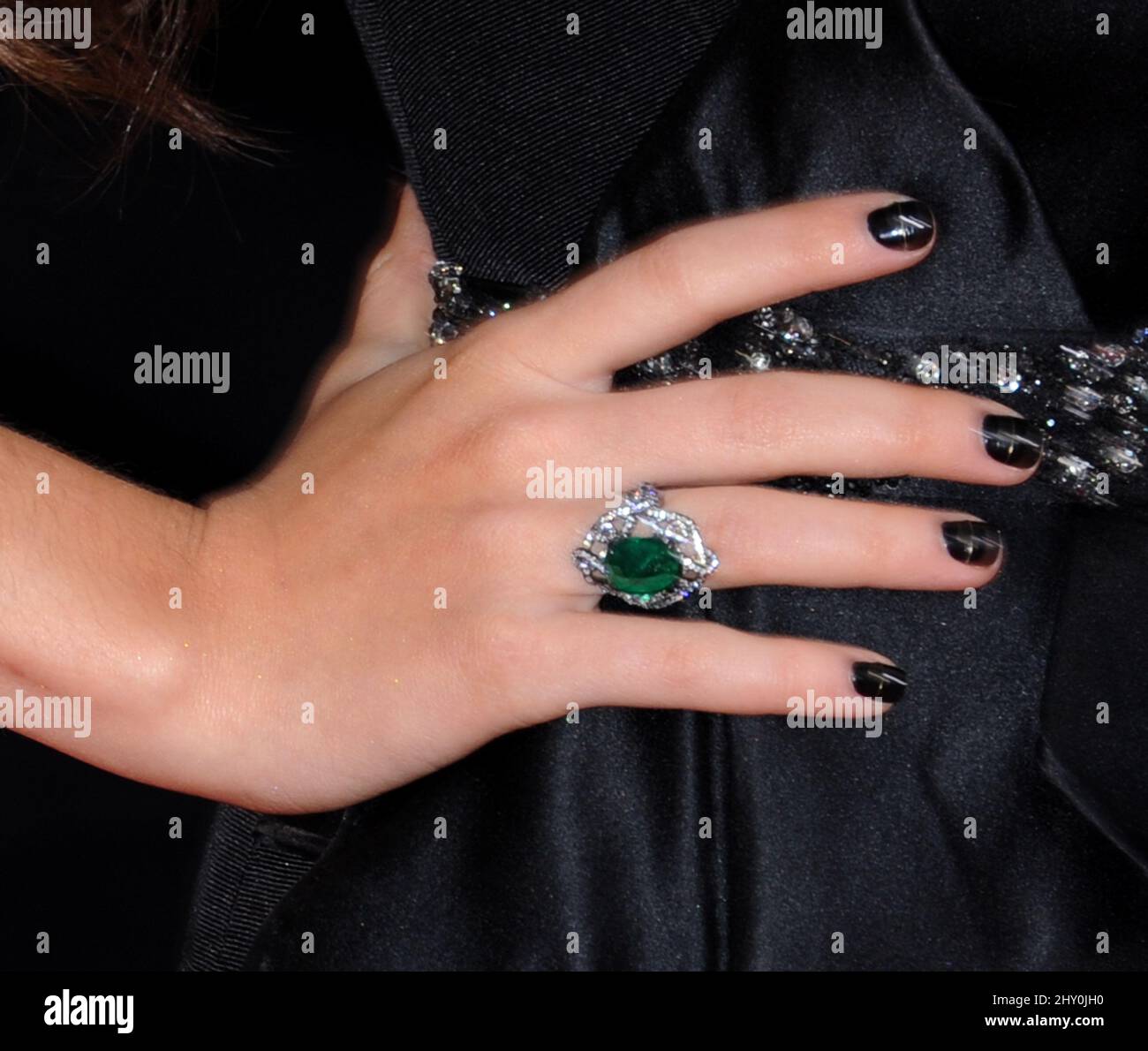Sarah Hyland Black Mermaid Gown 70th Annual Golden Globe Awards 2013 main image 1