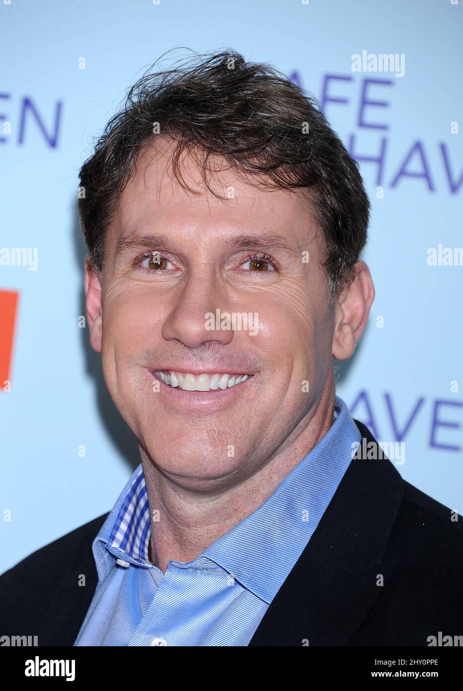 Nicholas sparks hi-res stock photography and images - Alamy, image size:932x1390