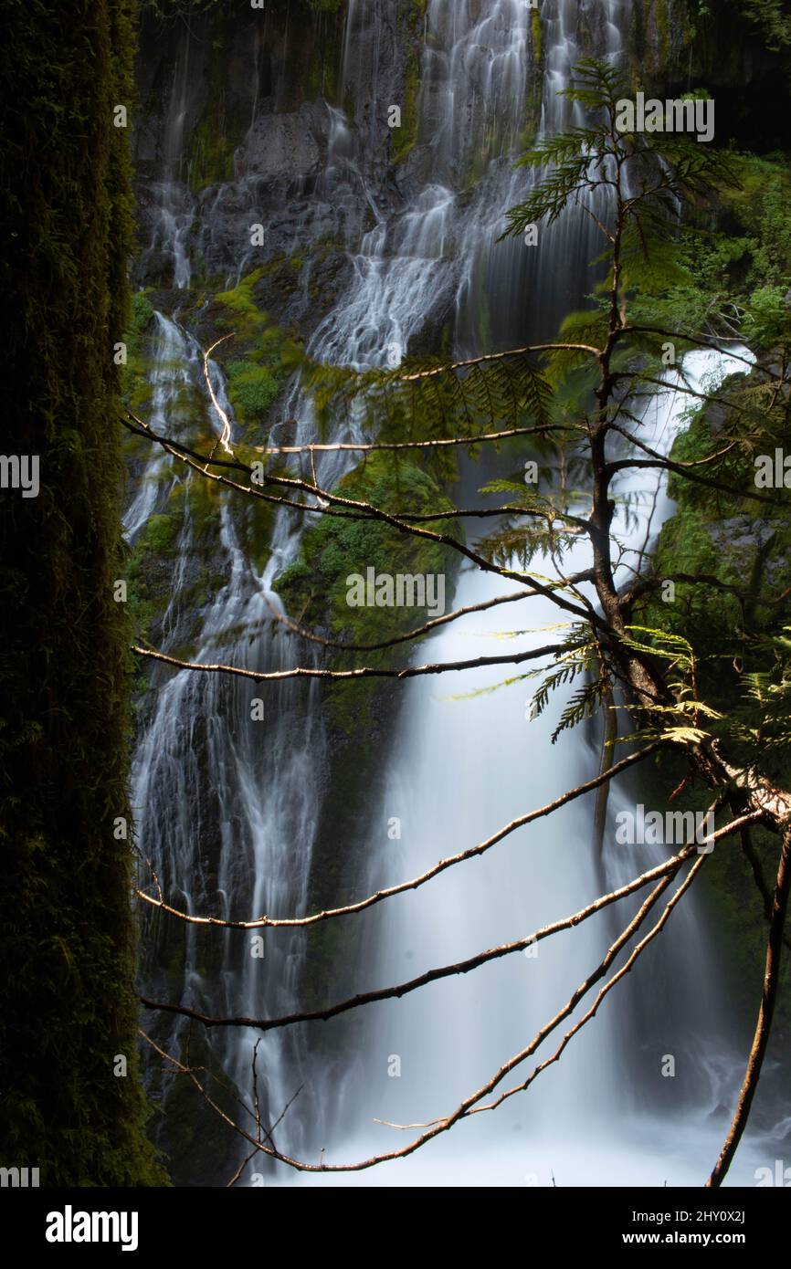 Huge waterfall hi-res stock photography and images - Alamy