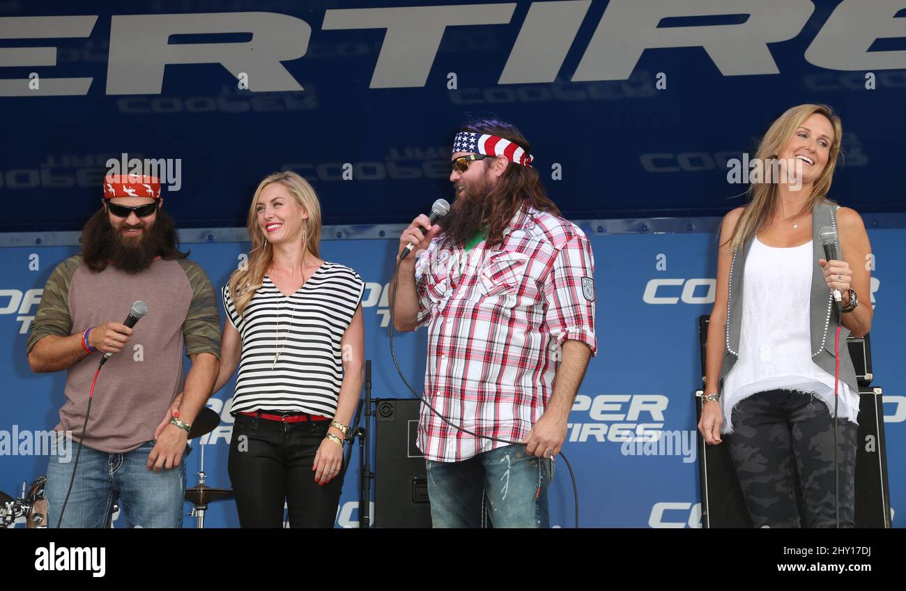Jep robertson and willie robertson hi-res stock photography and images -  Alamy, image size:1300x848