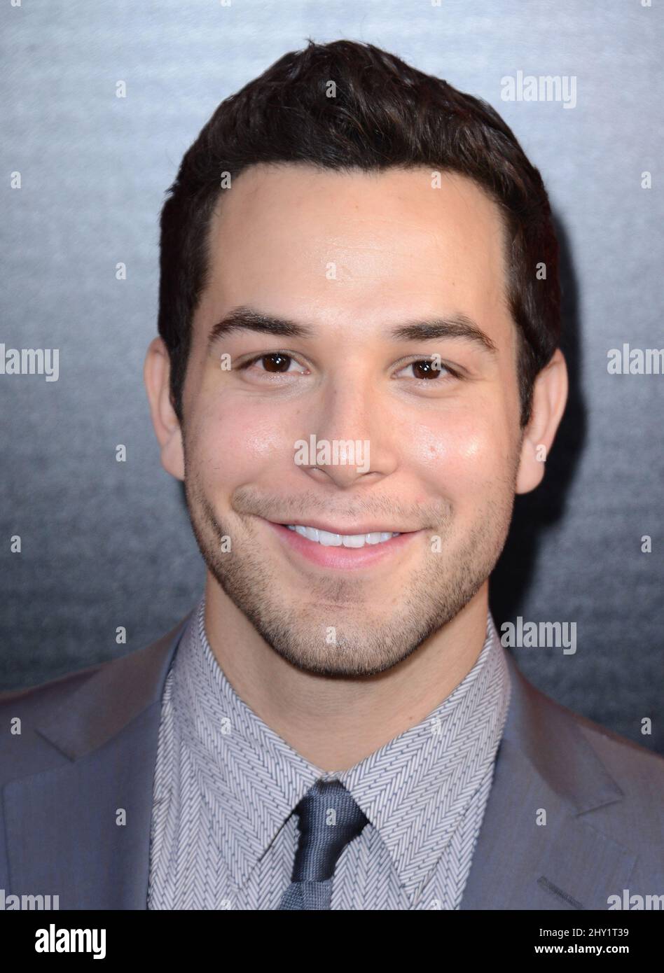 Skylar Astin at the 
