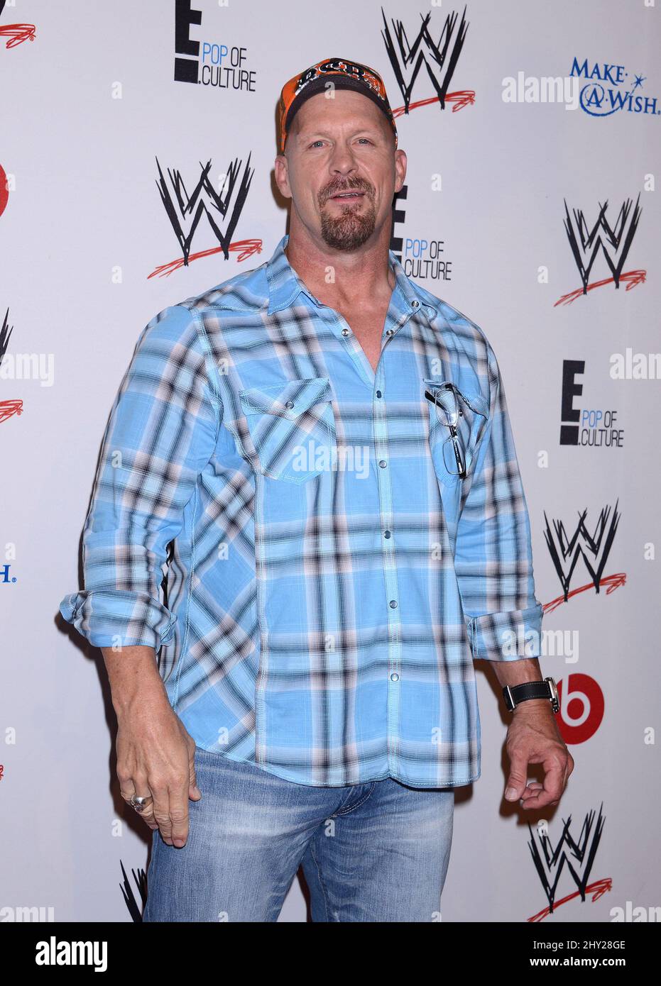 'Stone Cold' Steve Austin arriving at WWE 'Superstars for Hope' Honoring Make-A-Wish held at the Beverly Hills Hotel, Los Angeles. Stock Photo
