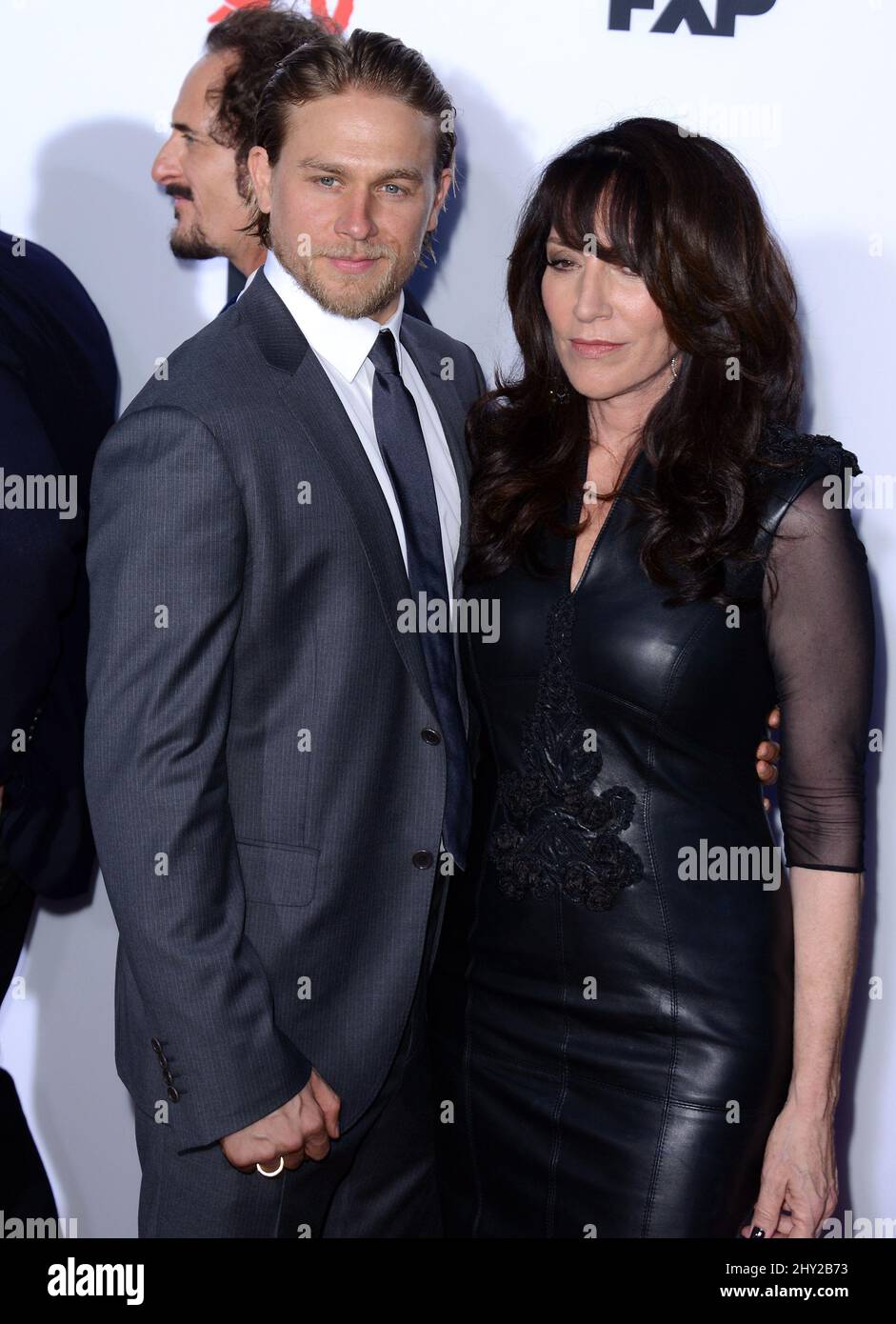 Charlie Hunnam Katey Sagal Attends The Sons Of Anarchy Season 6 Premiere Screening Held At 