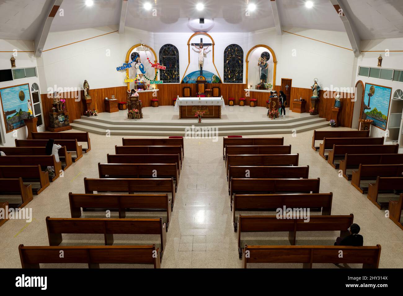 INTERIOR DE LA BASILICA DE SAN APOLINAR NUOVO - SIGLO VI. Location:  BASILICA DE SAN APOLINAR NUOVO, RAVENA, ITALIA Stock Photo - Alamy