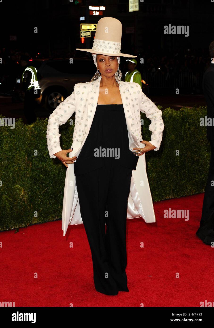 Erykah Badu arriving at the Costume Institute Benefit Met Gala