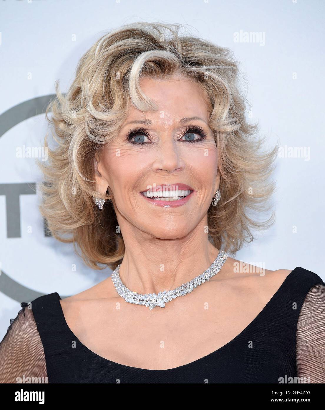 Jane Fonda arrives at the 42nd AFI Lifetime Achievement Award Tribute