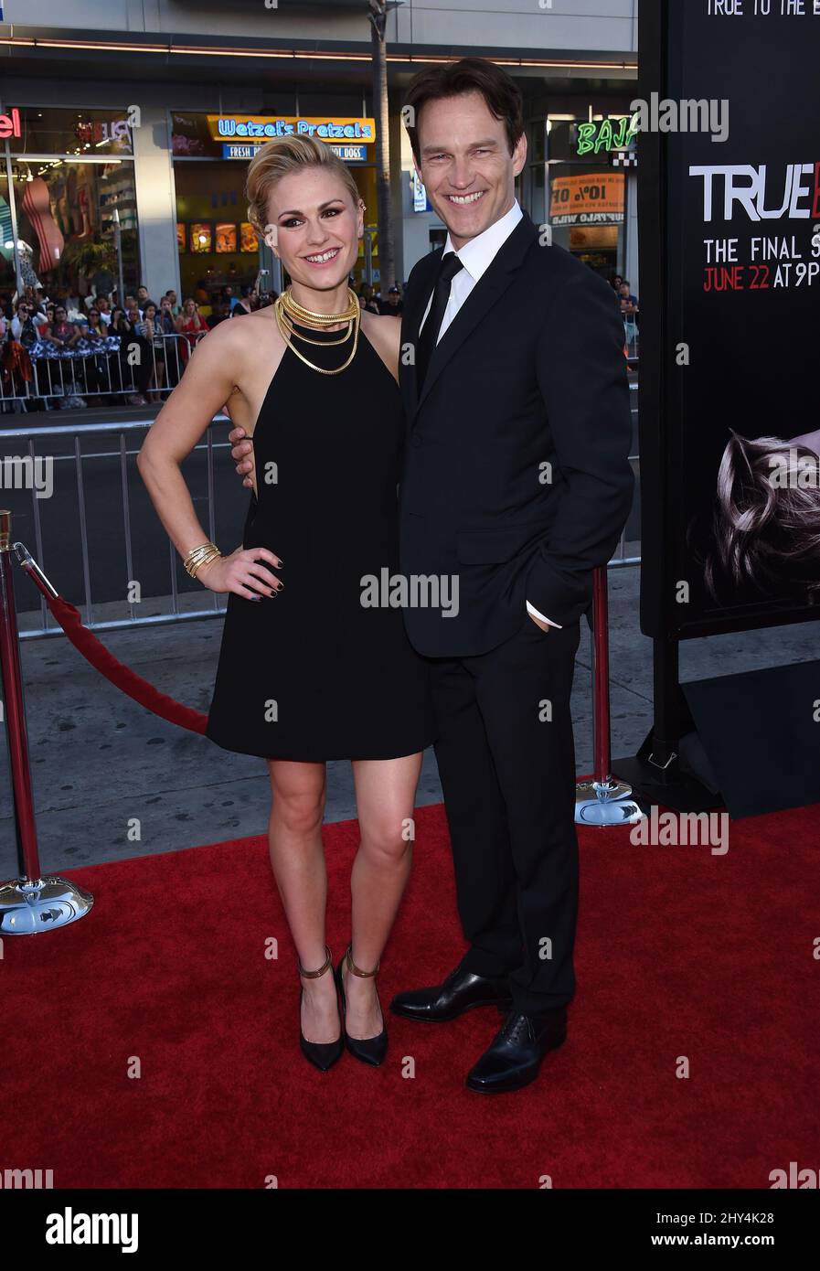 anna-paquin-stephen-moyer-attending-the-premiere-for-the-seventh-and