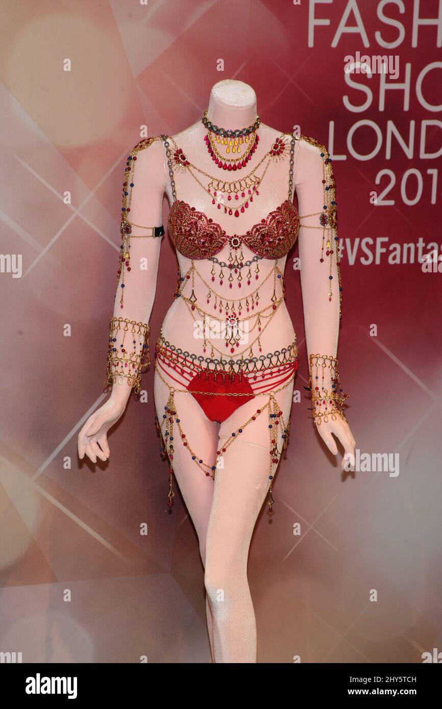 Victorias secret fashion show 2014 hi-res stock photography and images -  Alamy