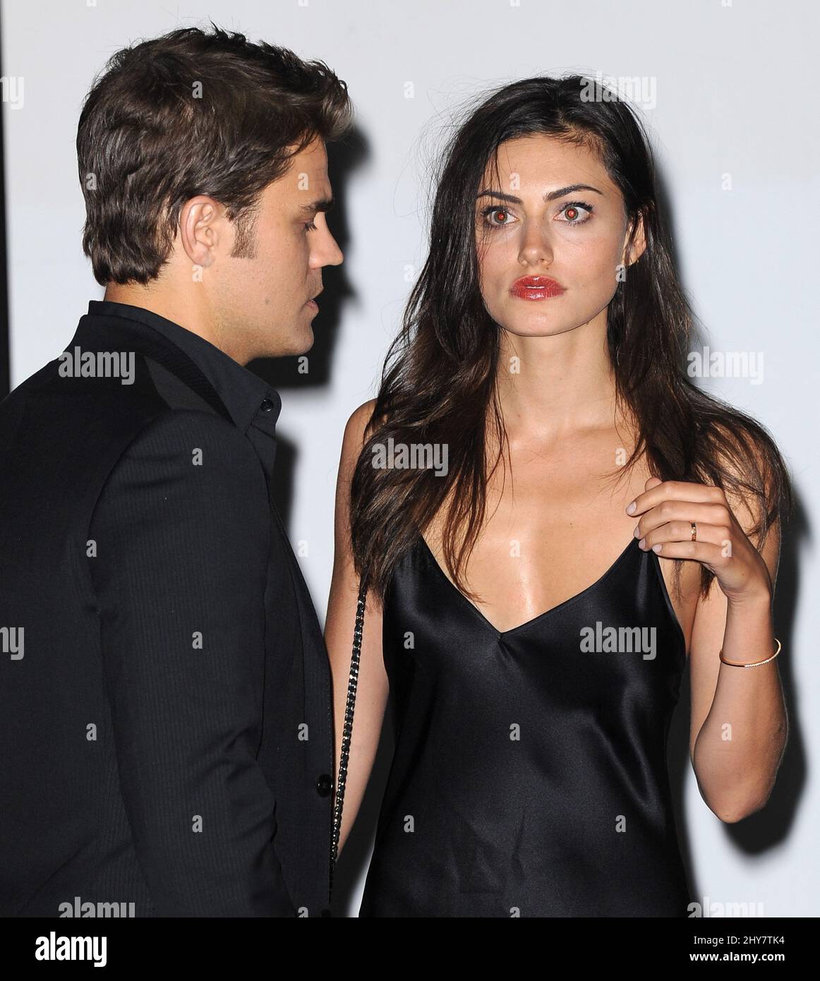 Phoebe tonkin and paul wesley hi-res stock photography and images - Alamy, image size:1162x1390