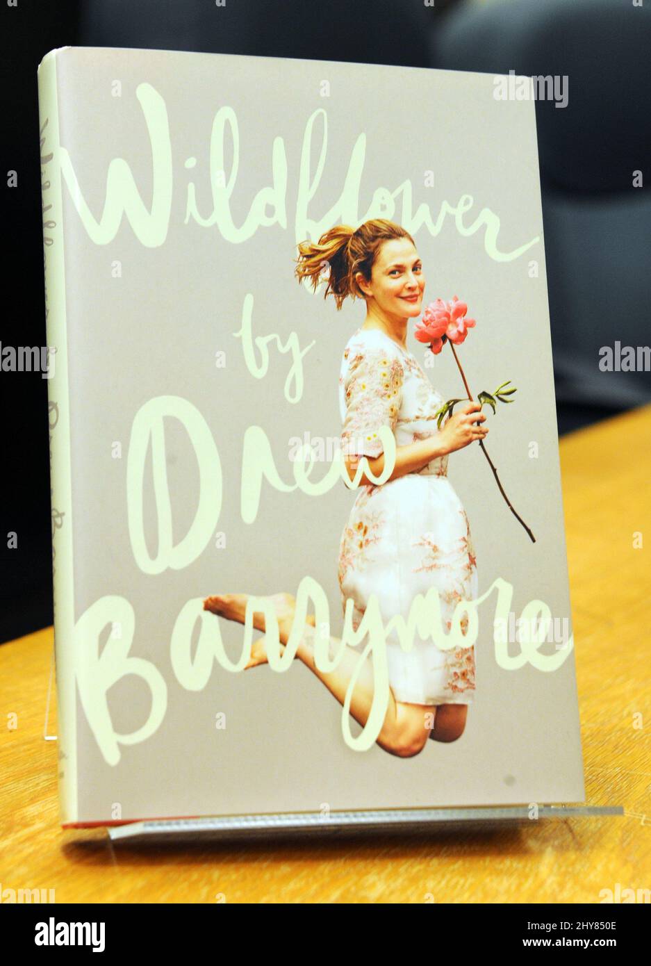 Drew Barrymore signs copied of her book "Wildflower" at Barnes & Noble