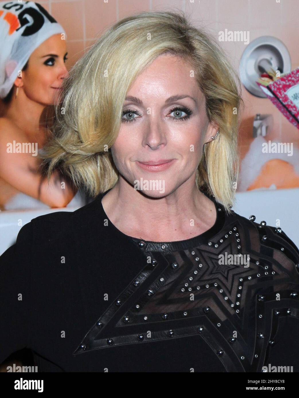 Jane Krakowski attends the premiere of "Sisters" at the Ziegfeld