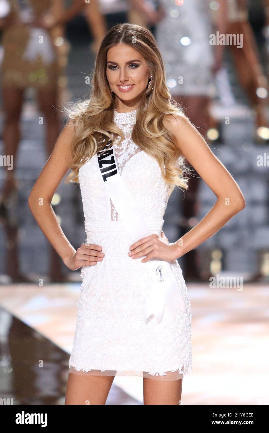 Voleybolchi bilan jinsiy aloqani tomosha qiling Jinsiy aloqa vositalaridan olingan konkalar