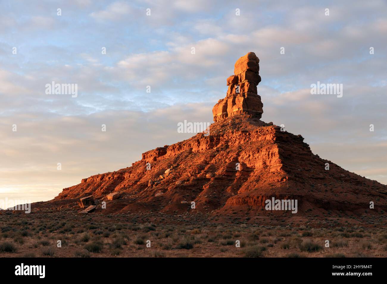 UT00904-00.....UTAH - Rooster Butte at sunrise in the Valley Of The Gods, Bears Ears National Monument. Stock Photo