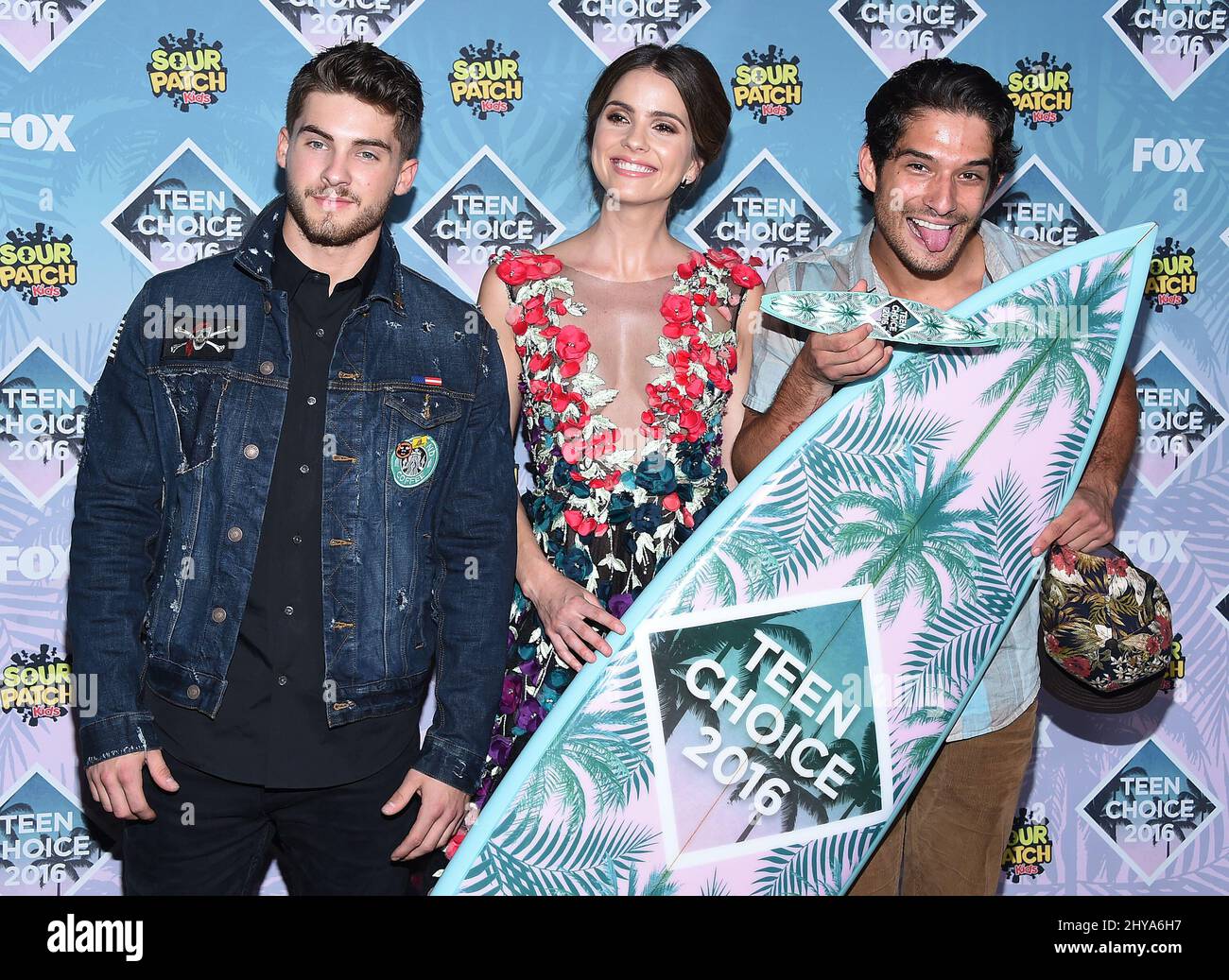 Shelley hennig and tyler posey hi-res stock photography and images - Alamy