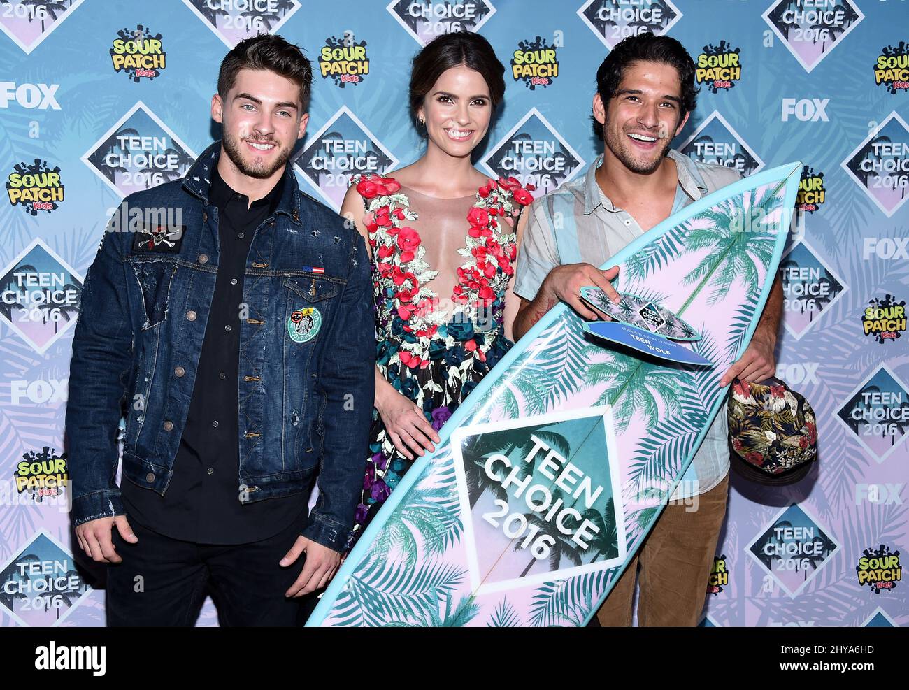 Shelley hennig and tyler posey hi-res stock photography and images - Alamy