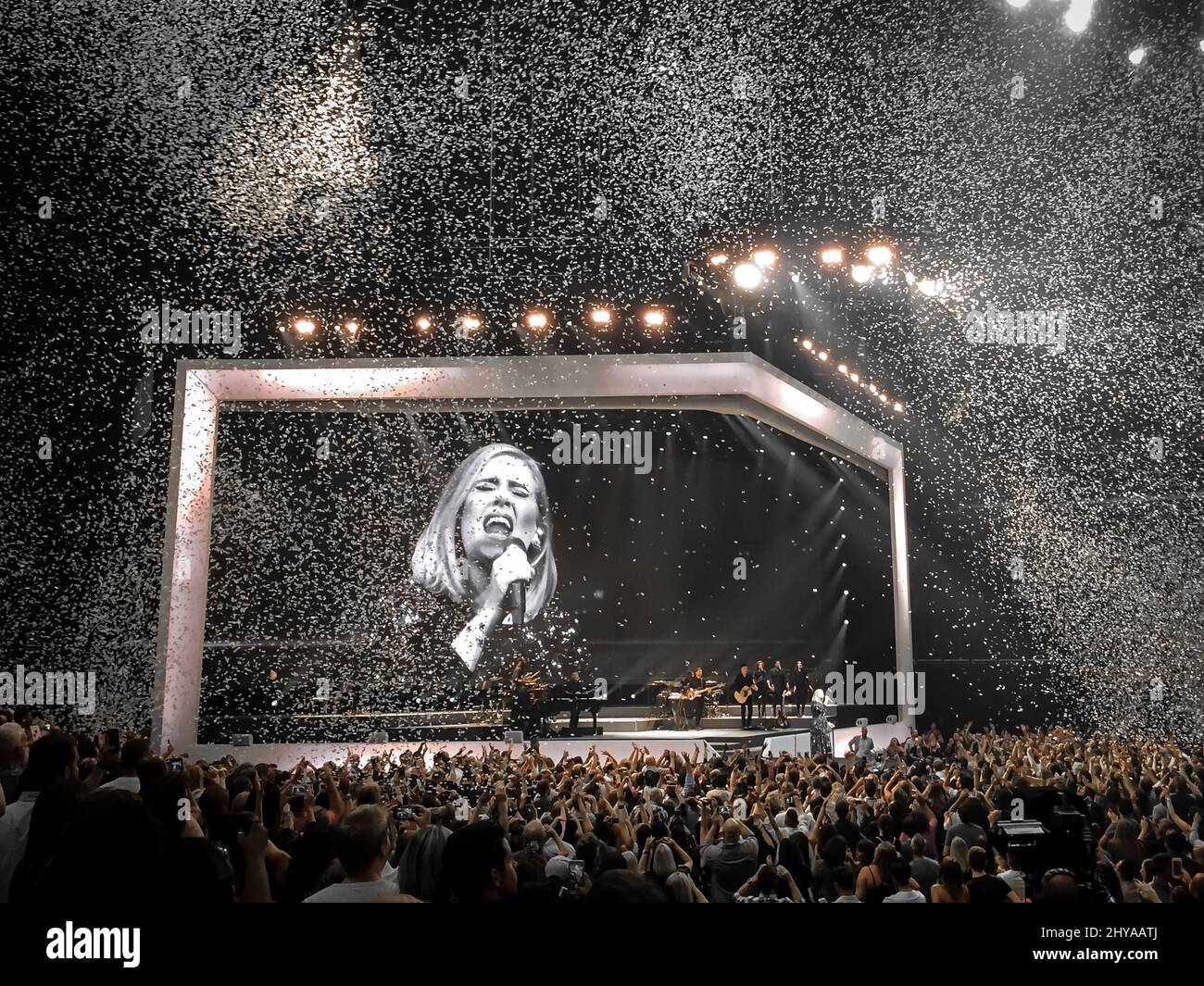 Adele performs during her sold out '25 World Tour' in Los Angeles, 20th August 2016. Stock Photo