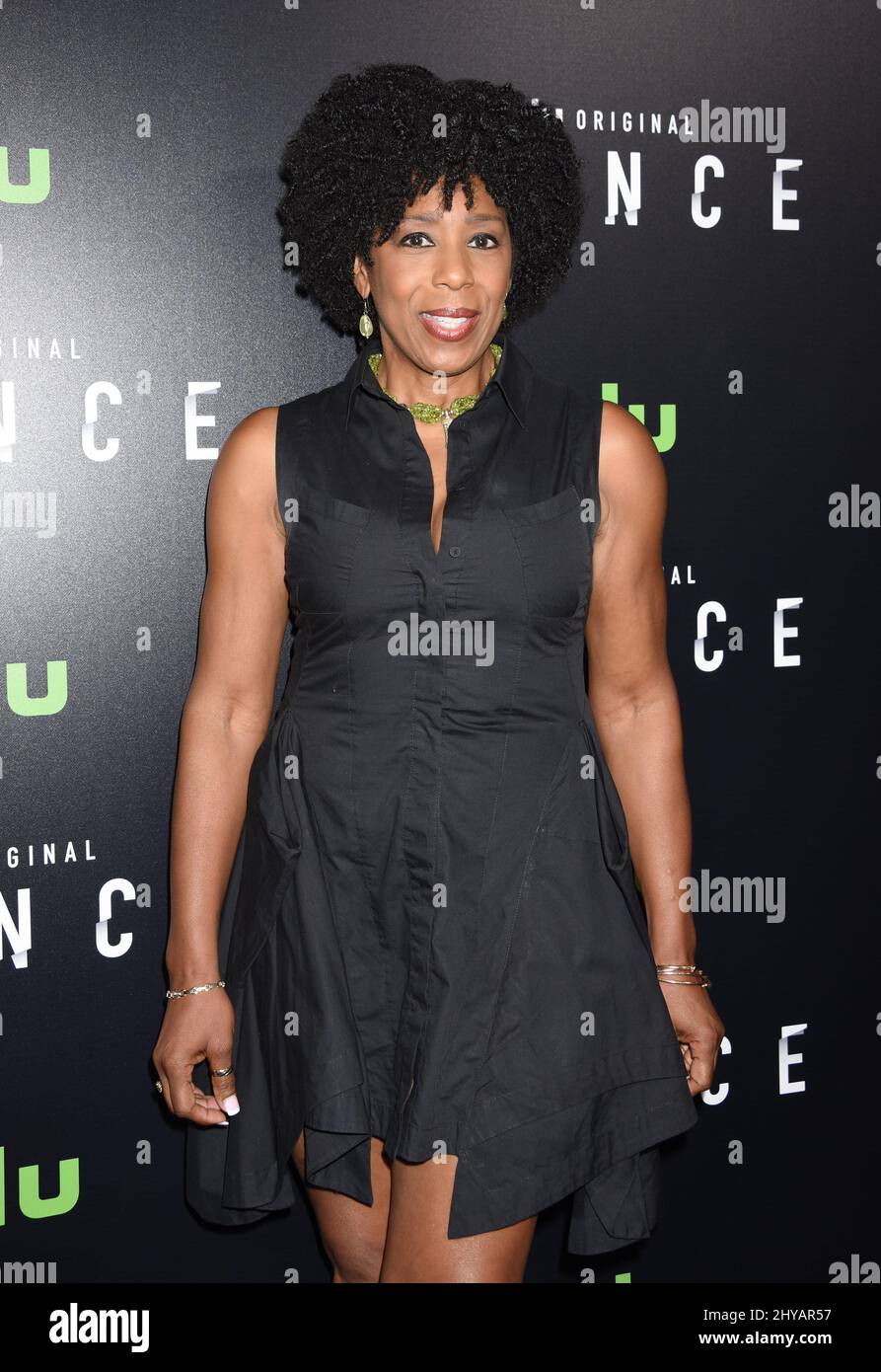 Dawnn Lewis