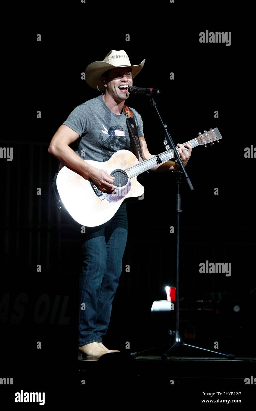 November 4, 2016 Las Vegas, NV. Dustin Lynch The PBR (Professional Bull