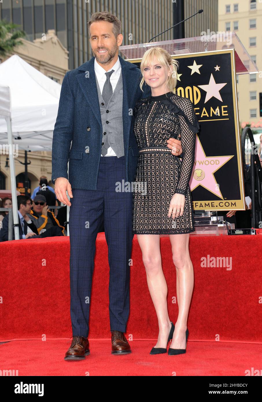 Anna faris during hi-res stock photography and images - Alamy