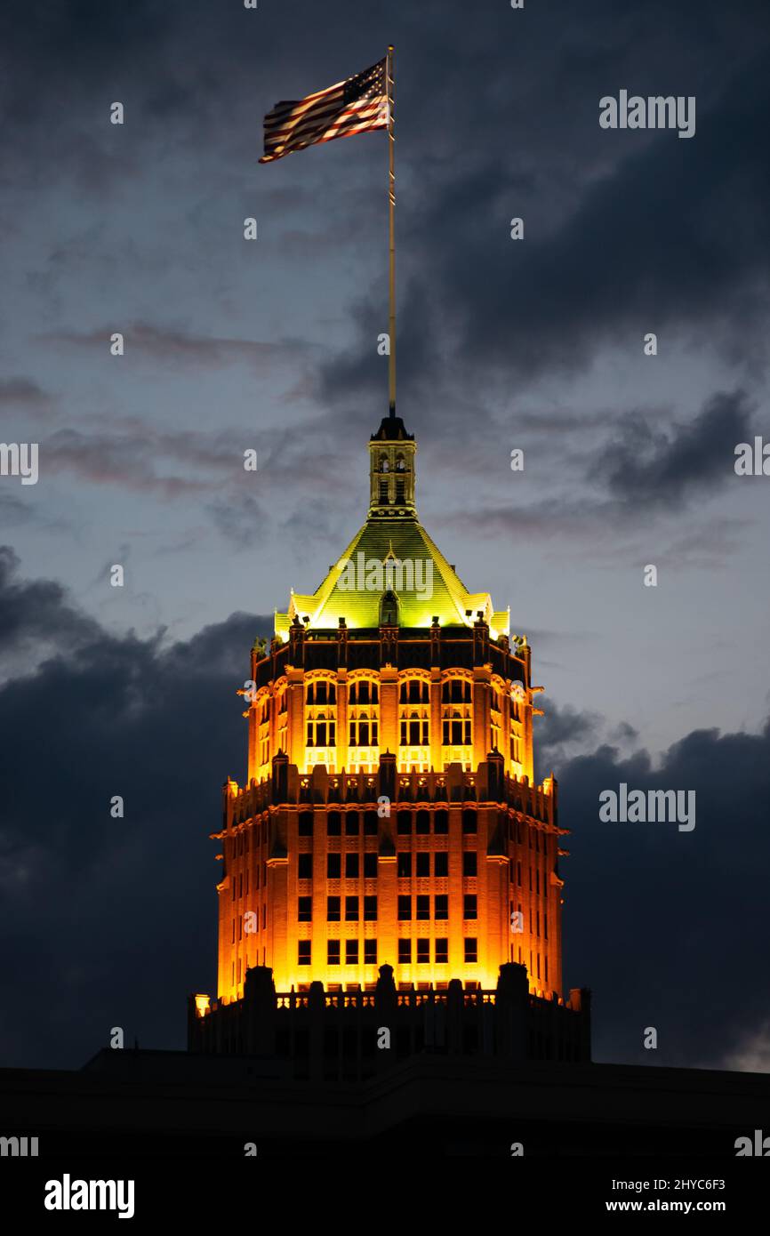Tower Life Building in San Antonio Texas at night Stock Photo - Alamy