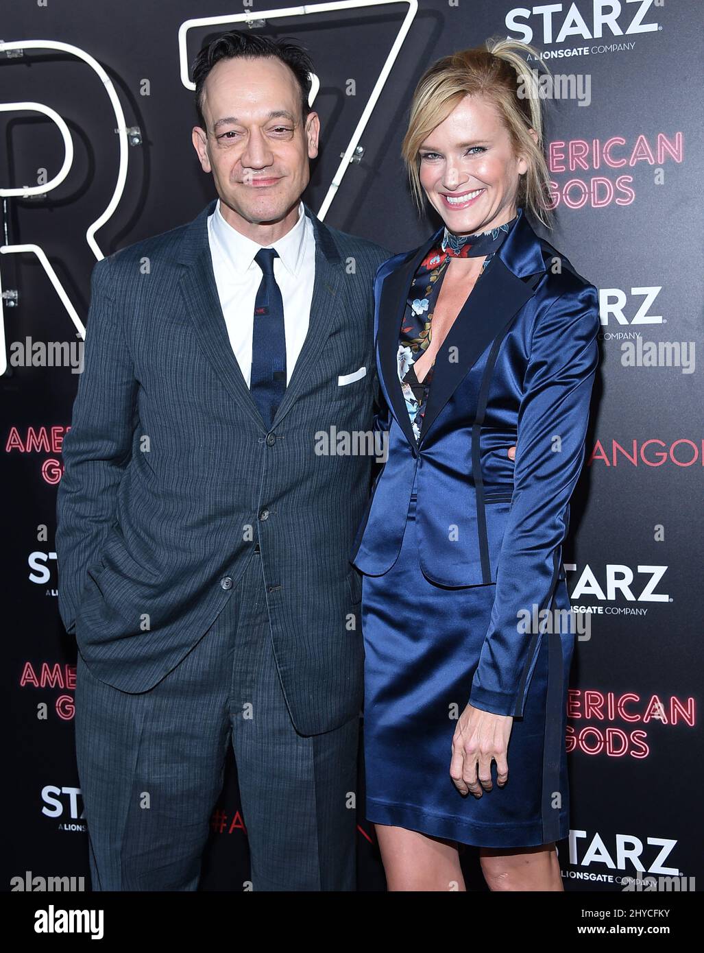 Ted Raimi arriving to the 
